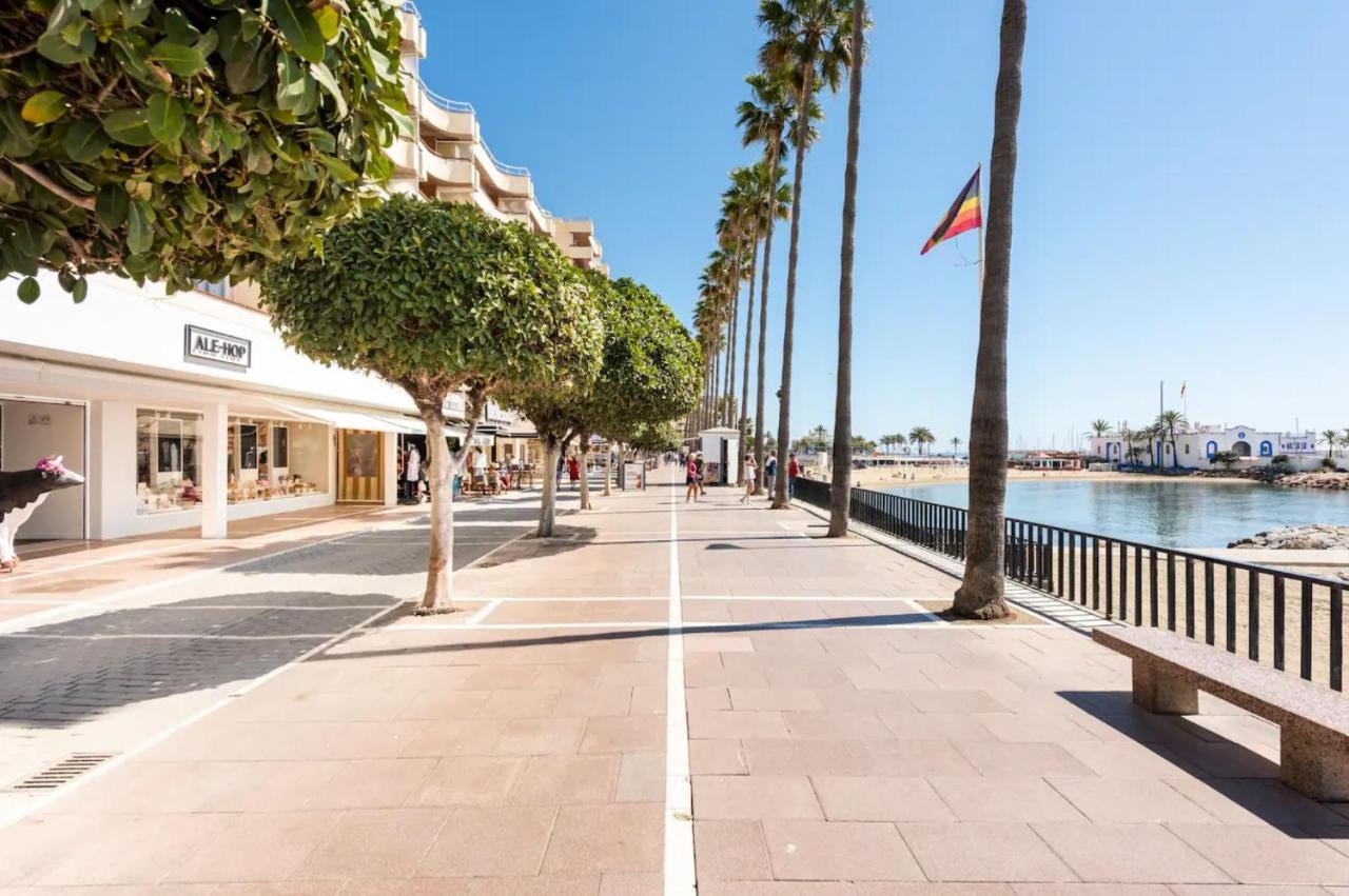 Beachfront With Stunning Sea Views Appartamento Marbella