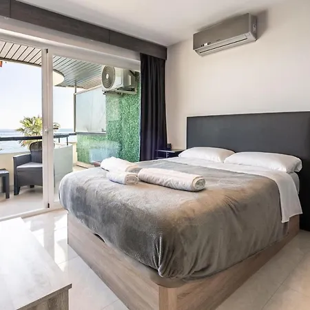 Beachfront Studio With Stunning Sea Views Marbella Buitenkant foto